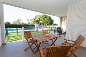 Brisas B2, 2 dormitorios, playa a 50m, by Bookindenia